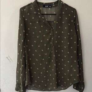 a.n.a Green Long Sleeve Buttoned Blouse